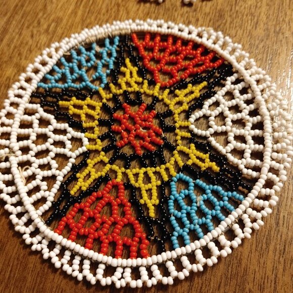 VINTAGE HAND BEADED COASTER LOT OF 4 Mismatched Set Beaded Circles Sew On - Picture 4 of 6